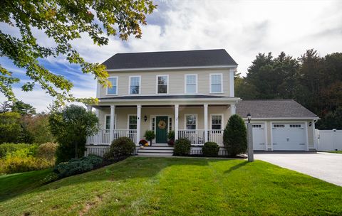 2 Locke Hill Ln Amesbury MA 01913