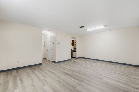 195 Thorndike St 4 Lowell MA 01852