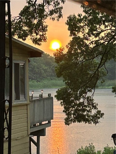 51 NORTH SHORE Drive East Providence RI 02915