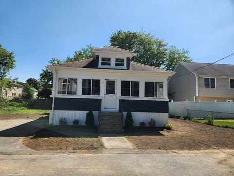 7 Duluth St Fall River MA 02721