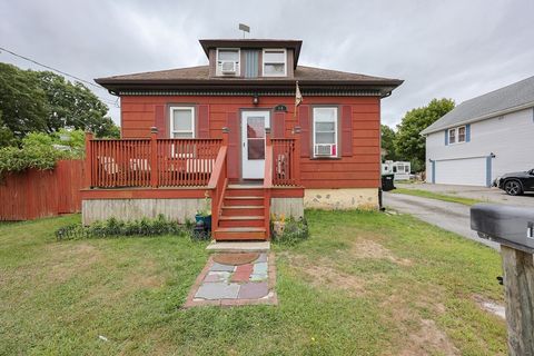 16 S Berryman St Westport MA 02790