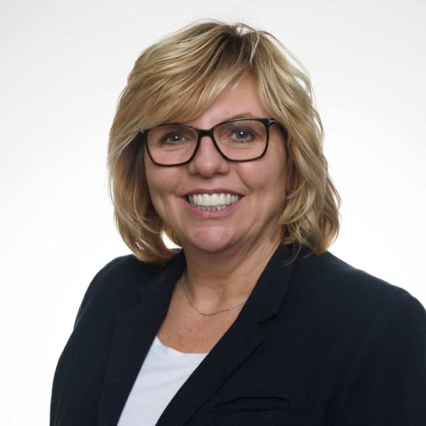 Cindy Carrigan headshot 1124