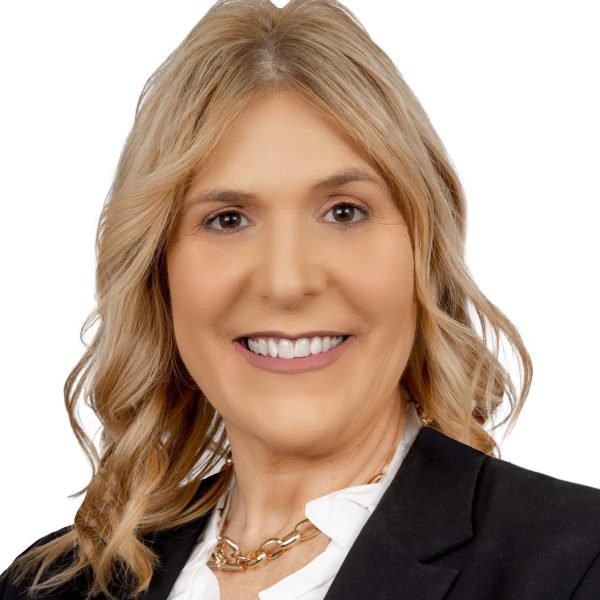 Tina Davis-Chiruna Headshot 0723