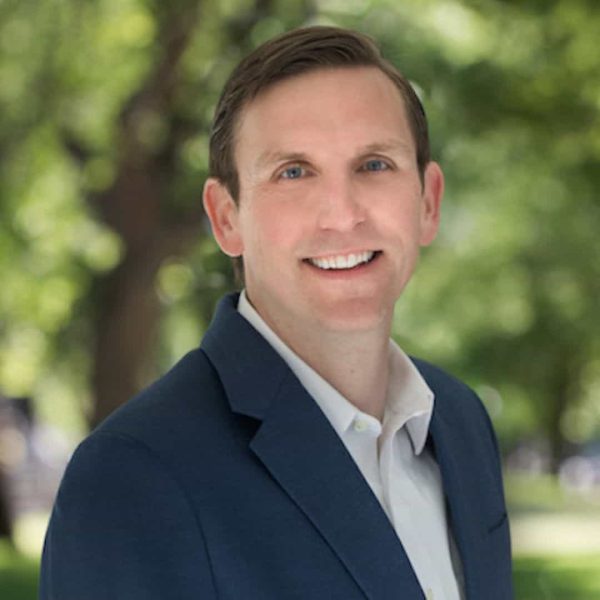 ian applegate headshot