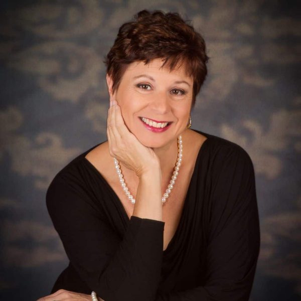 Lynn D. Amicucci, realtor, headshot