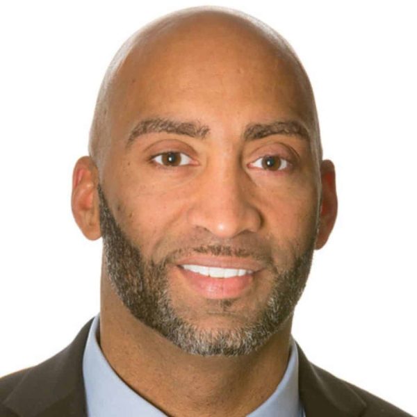 manuel pina headshot