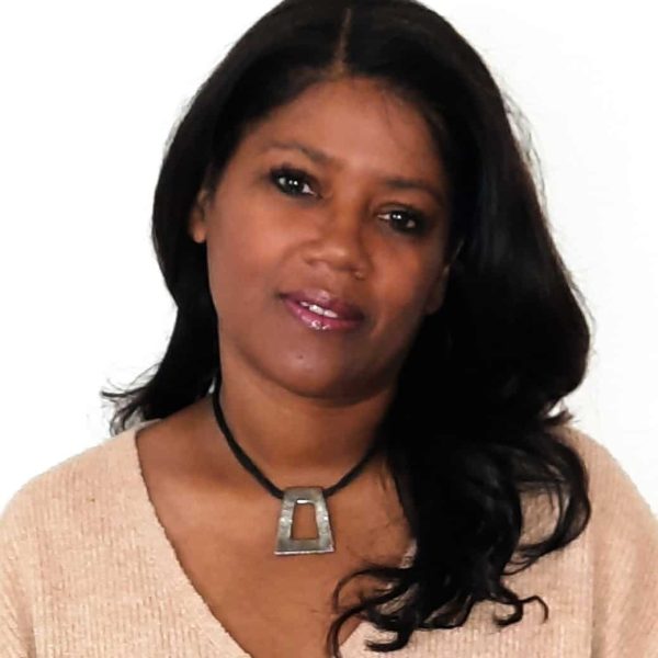 Nina Desmond Headshot 0622