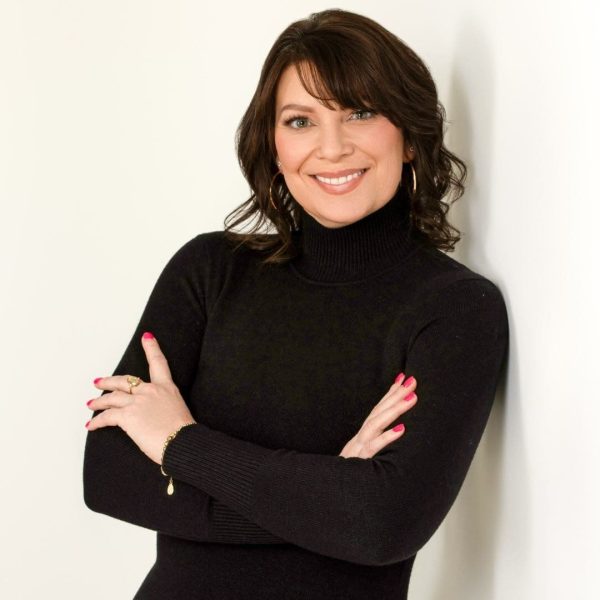 Rhonda Cyr headshot 0325