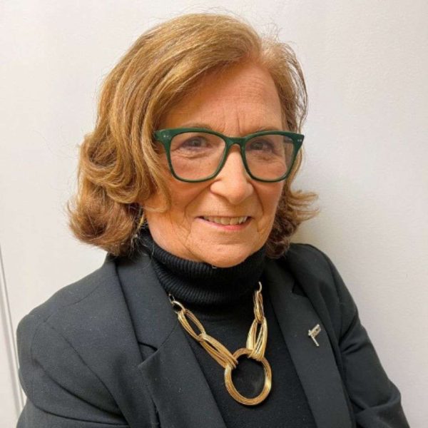 Rose Pereira Headshot