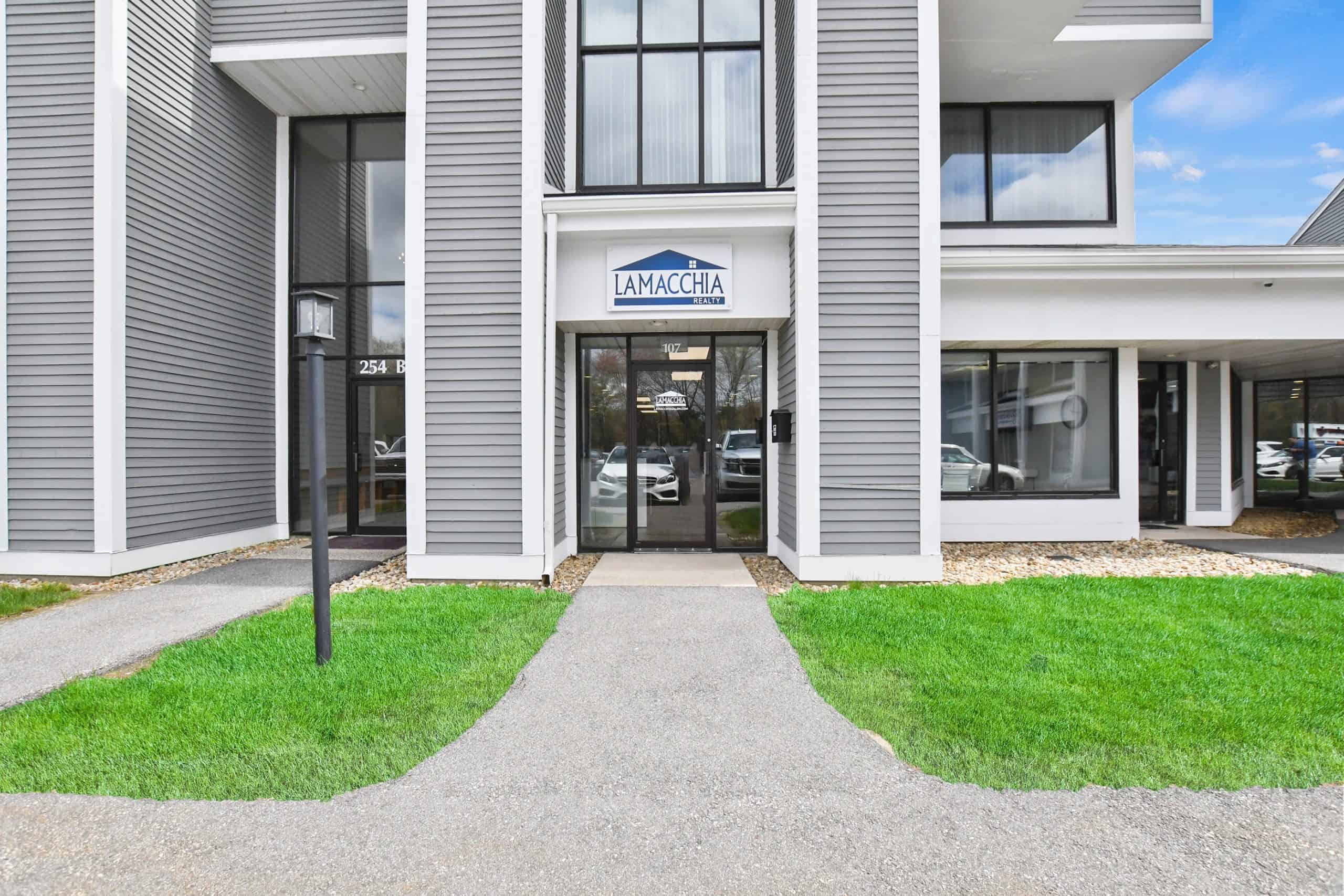 Lamacchia Realty Salem nh office, exterior front photo