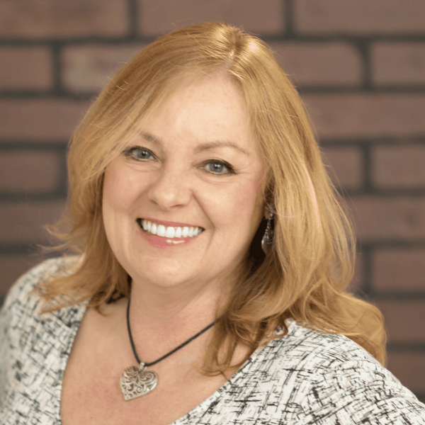 Elaine Saunders Headshot SQ 0623