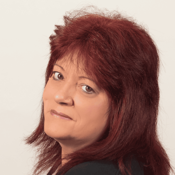 Sandra Perry Headshot sq 0123